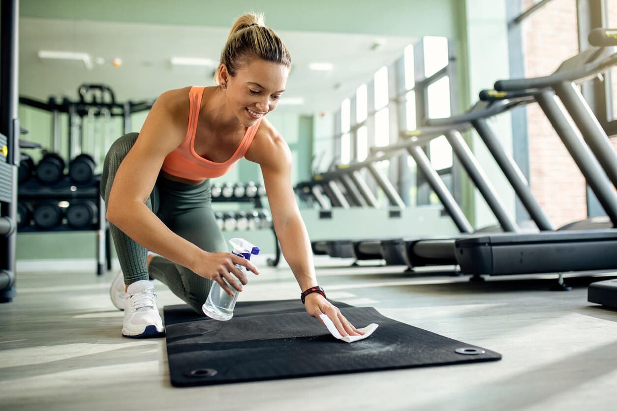 Comment prévenir les infections cutanées au gymnase.
