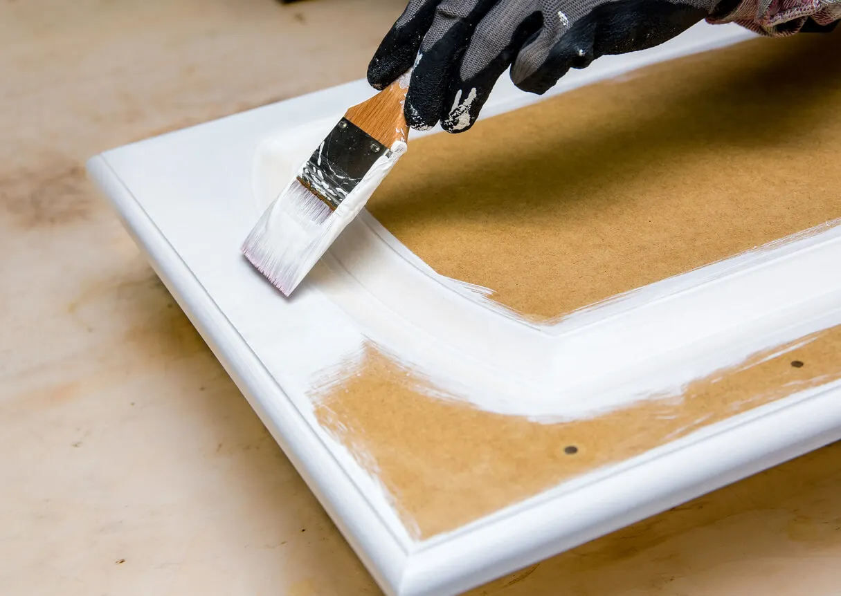 Pintar un mueble de melamina.