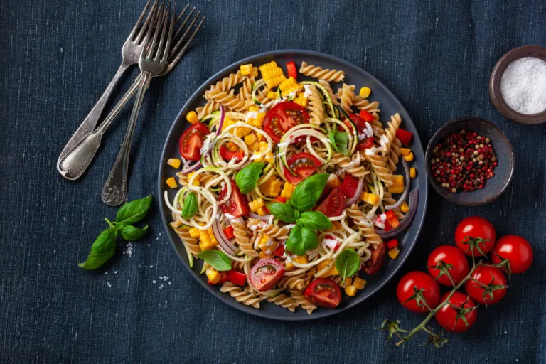 ¿Cómo preparar spaghettis napolitanos?