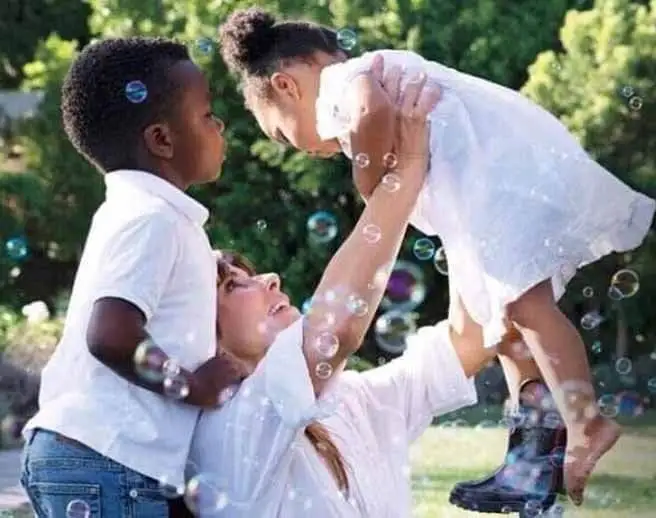 Los hijos adoptivos de Sandra Bullock.