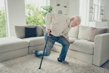 Debilidad en las piernas: 12 posibles causas y cómo tratarlas