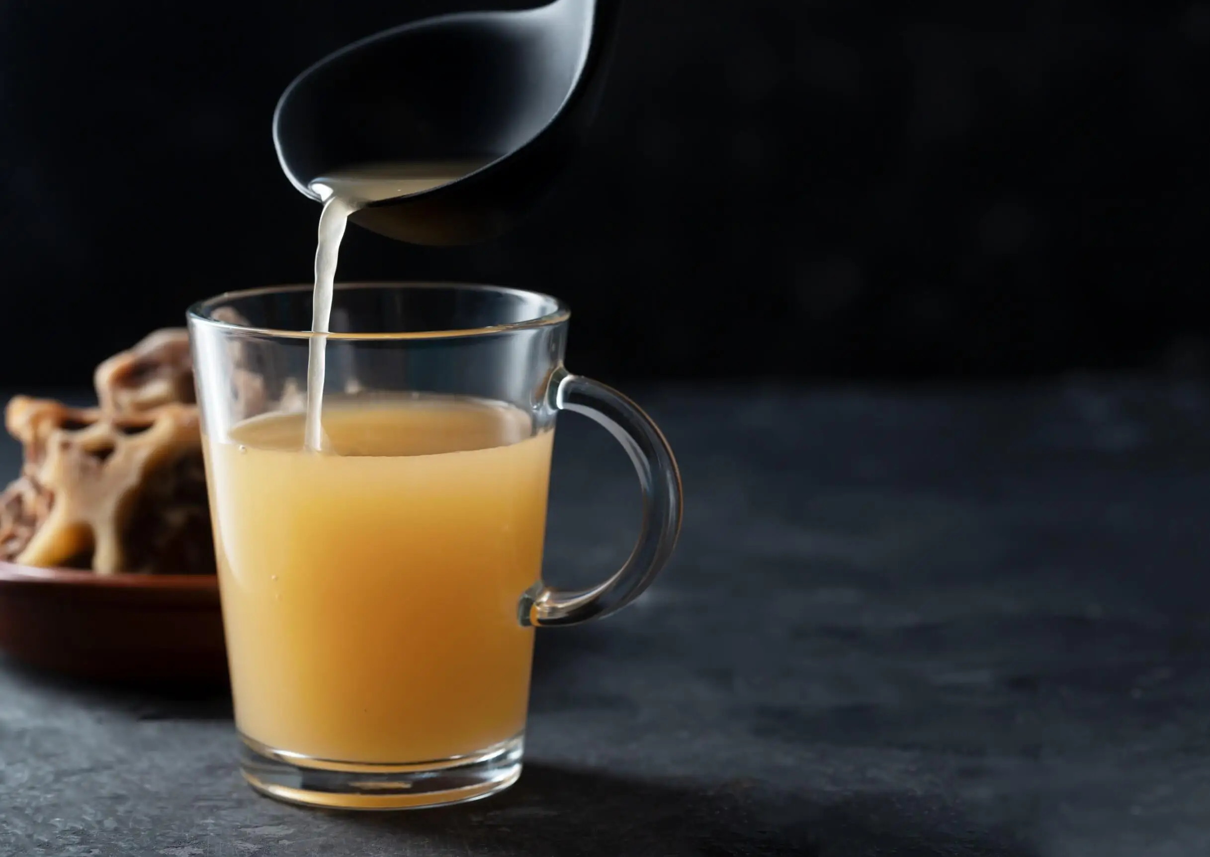 La protéine de bouillon d'os contient divers micro et macronutriments