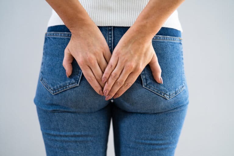 Tenesmo rectal: qué es, síntomas, causas y tratamientos