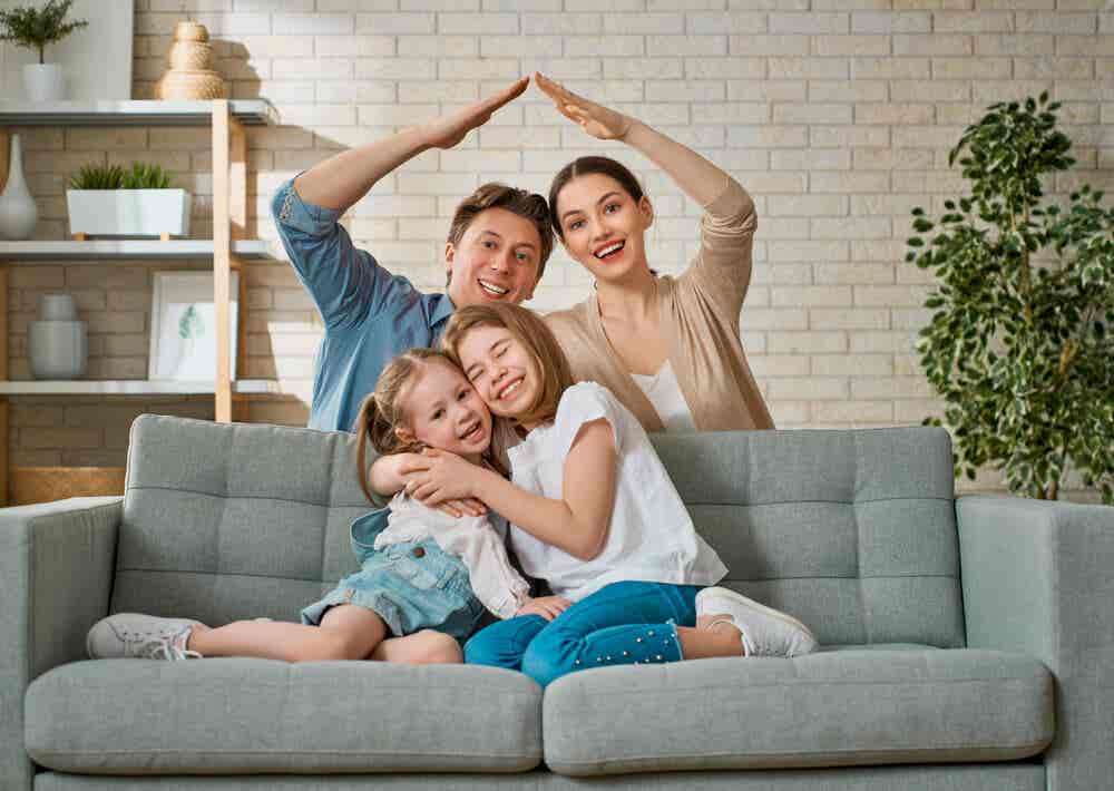 Hausratversicherung - Foto einer Familie