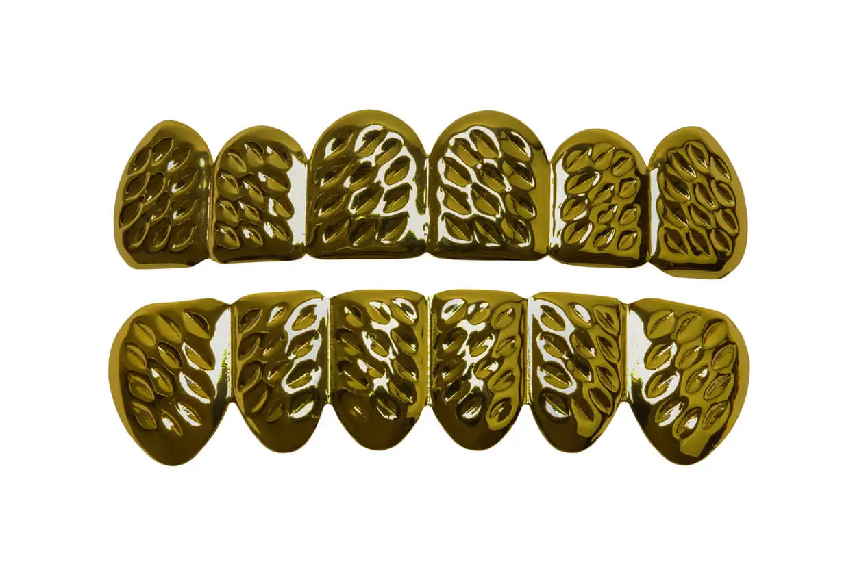 Grillz pour les dents.