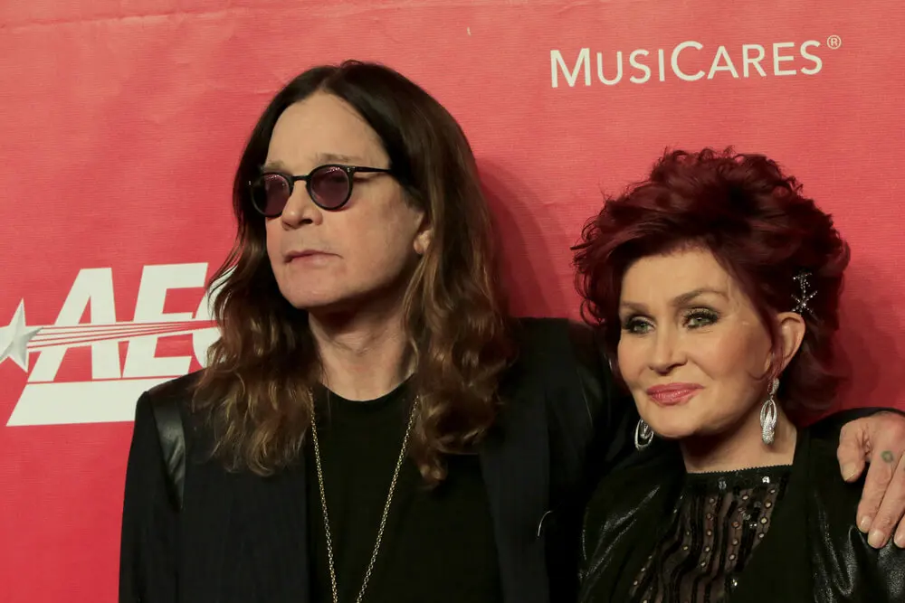 Ozzy Osbourne es uno de los famosos con enfermedad de Parkinson.
