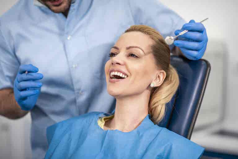 Contorneado estético dental: ¿qué es y para qué se usa?