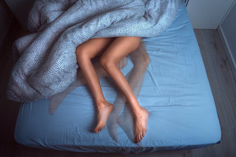 Acatisia: síntomas, causas, tratamientos y más