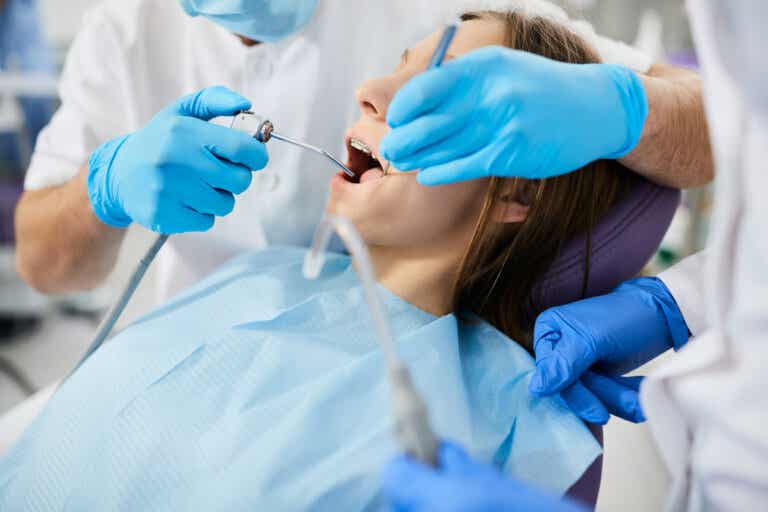 Fenestración dental: ¿qué es y cómo se realiza?