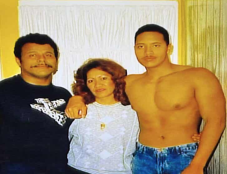 Dwayne y sus padres.