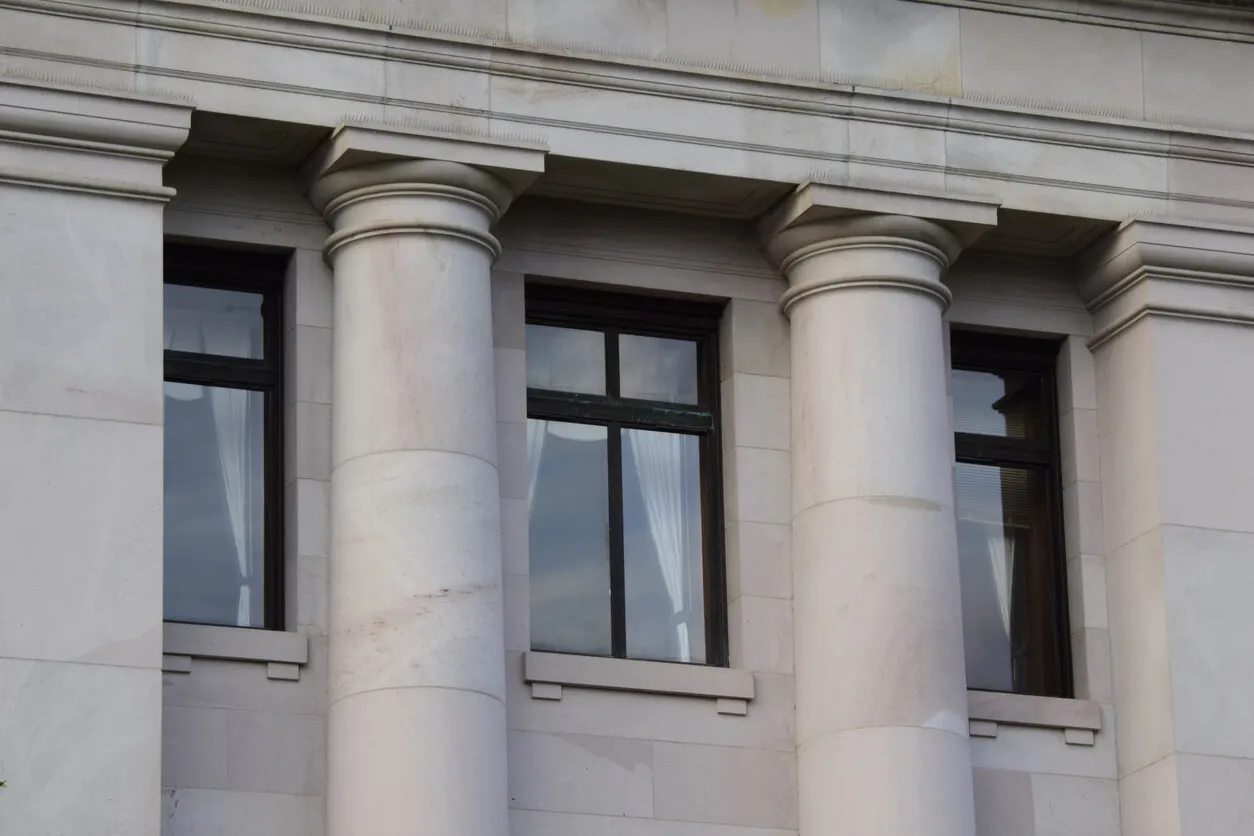 Columnas neoclásicas.