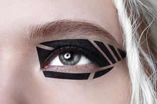 "Graphic eyeliner": ¿cómo maquillar tus ojos con esta tendencia?