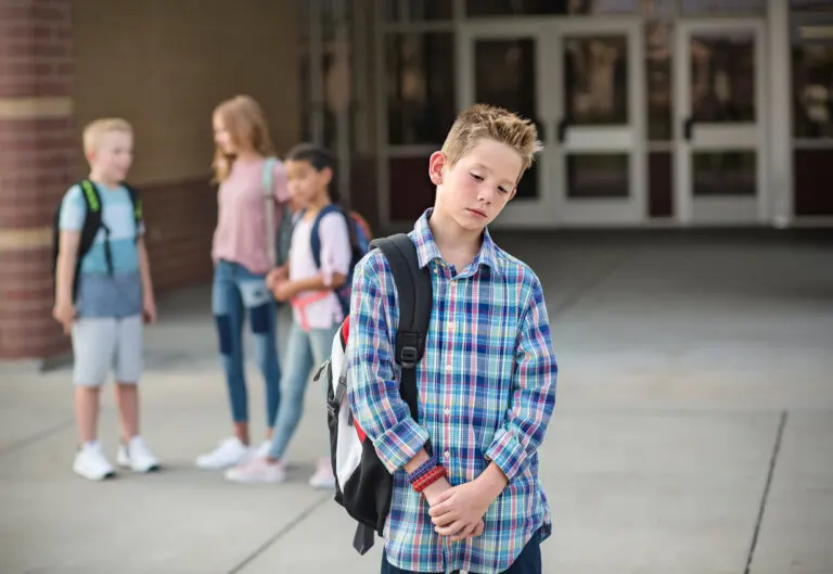 Timidez en los niños: 6 consejos para ayudarlos a superarla