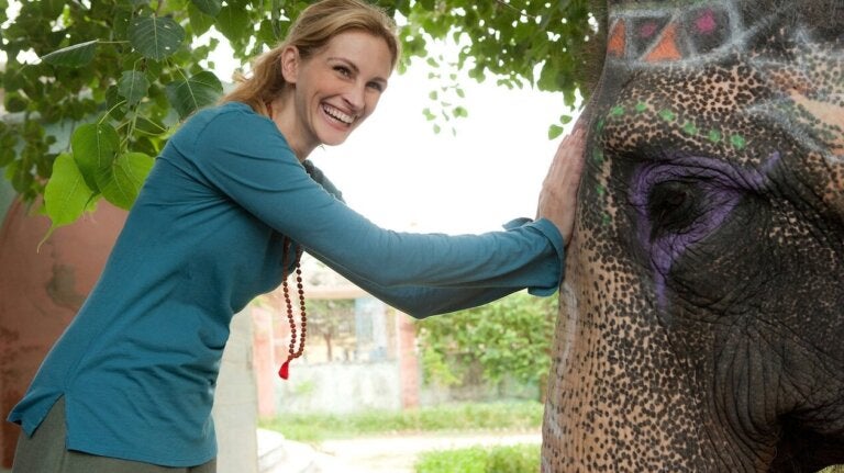 Película sobe el poder de los viajes y el amor propio: "Comer, rezar y amar"