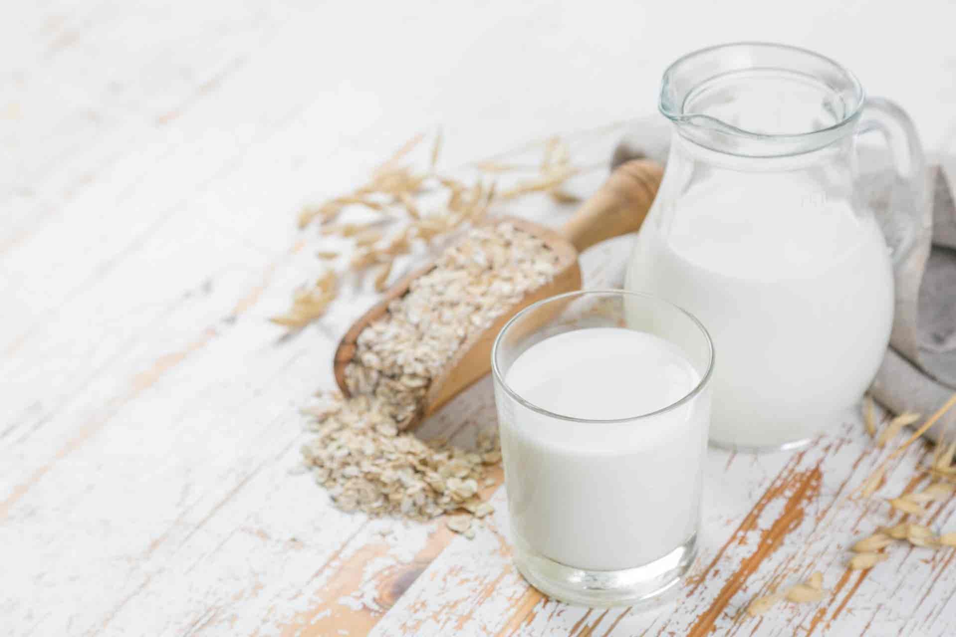 Boire du lait d'avoine fait-il grossir ? Ce que vous devriez savoir.