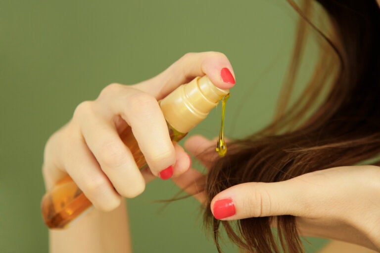 Dimeticona para el cabello: usos, posibles riesgos y alternativas