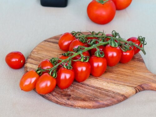 Tomate Cherry: Nutrientes, Beneficios Y Usos - Mejor Con Salud