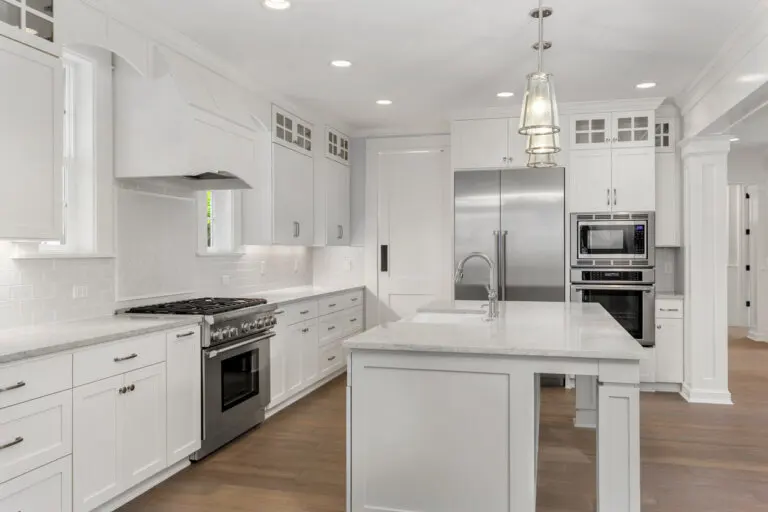 Pintar la cocina en blanco: ¿buena o mala idea?