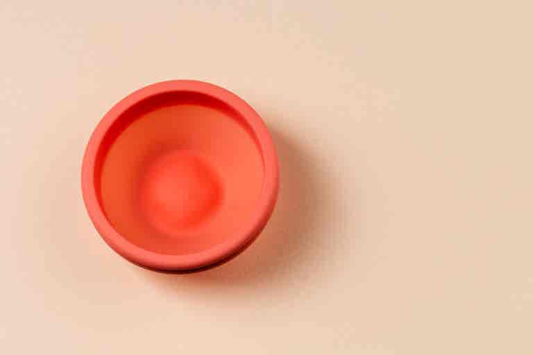 Disco menstrual: qué es y en qué se diferencia de la copa menstrual