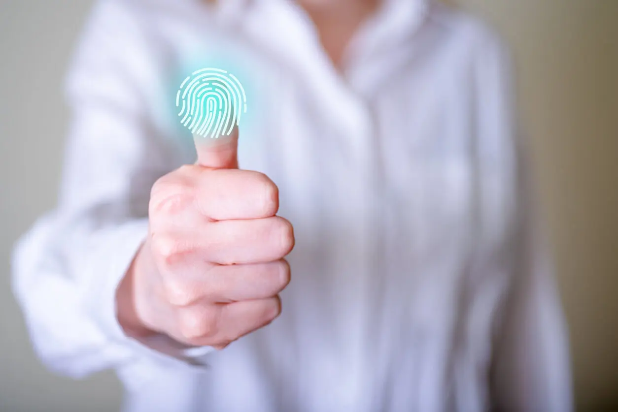 WhatsApp tricks with fingerprinting.