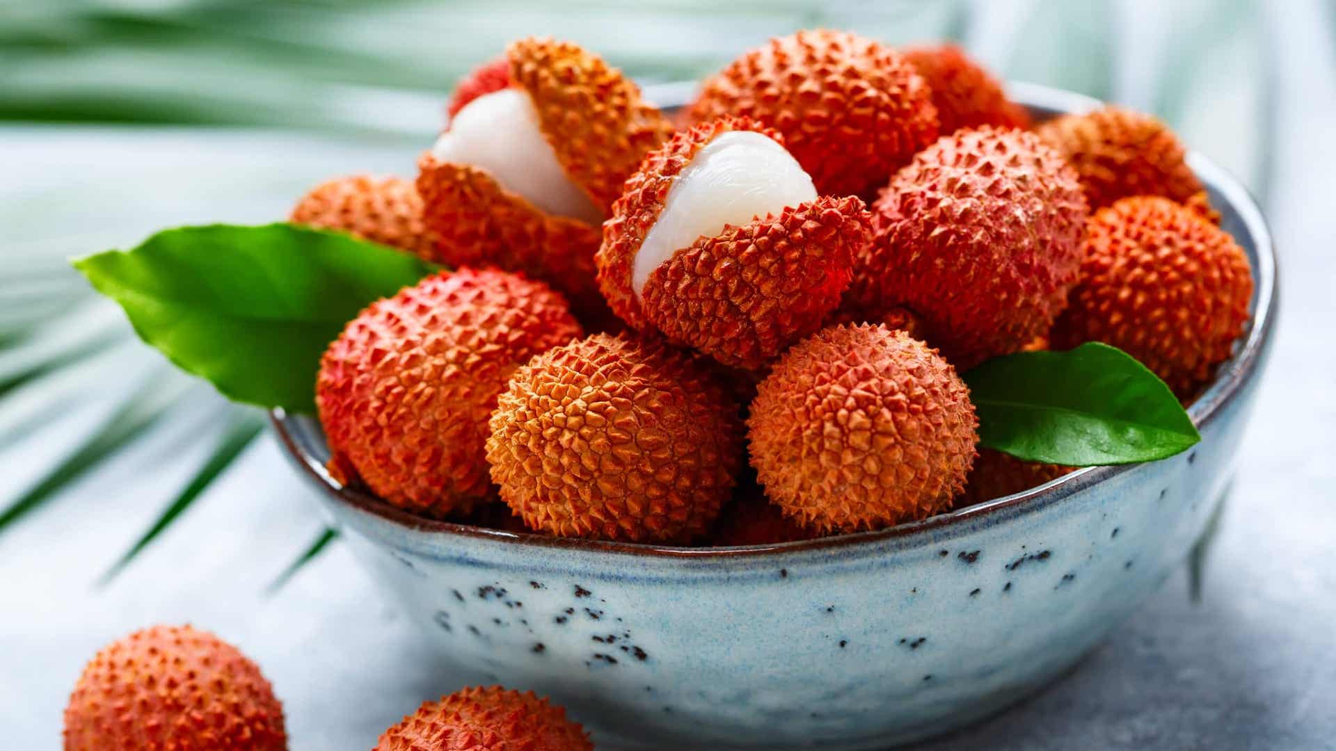 The lychee: nutritional properties, benefits and contraindications