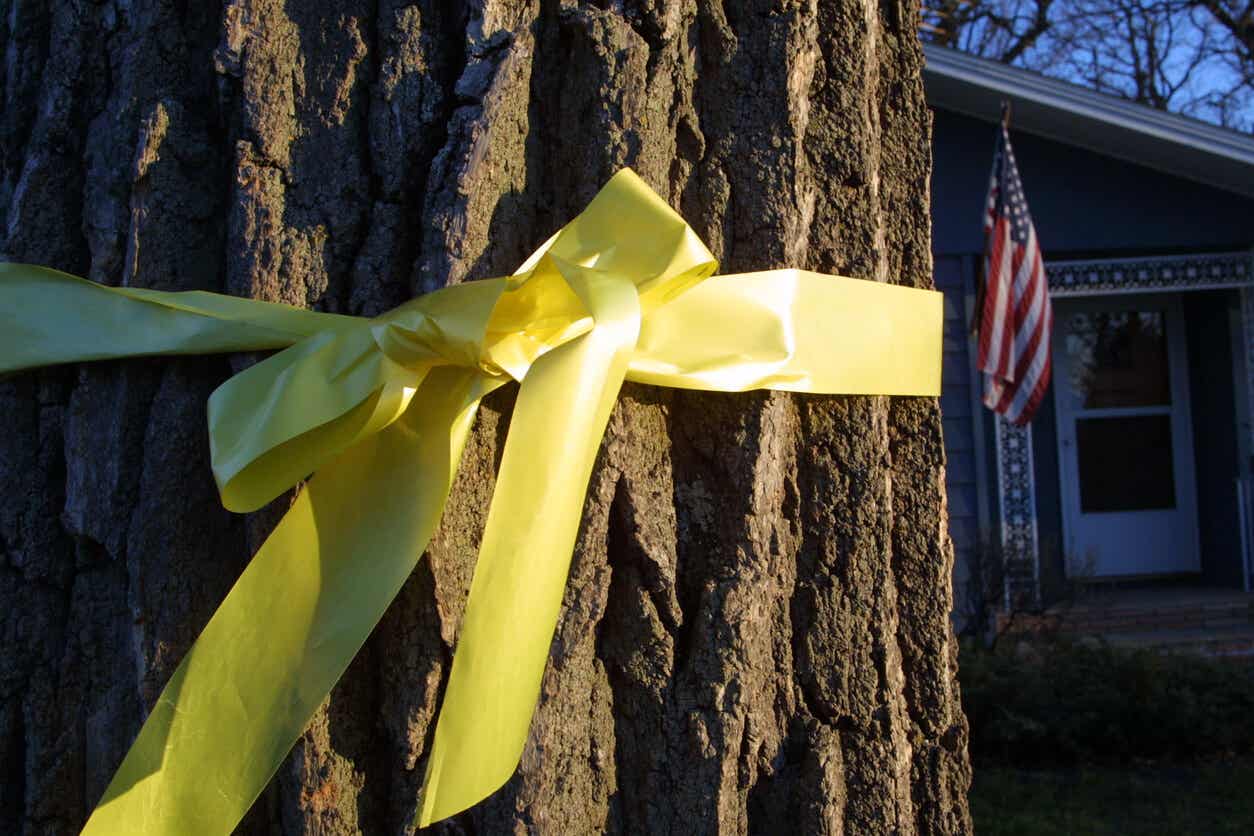 A yellow ribbon for Yellow September