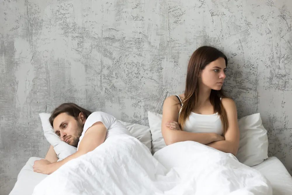 Se coucher tard affecte la libido.