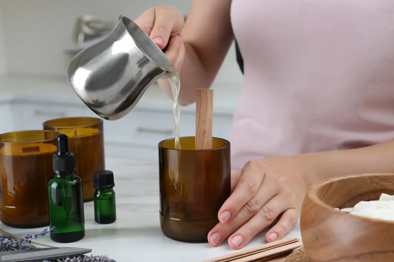 Bougies à l'huile de paraffine.