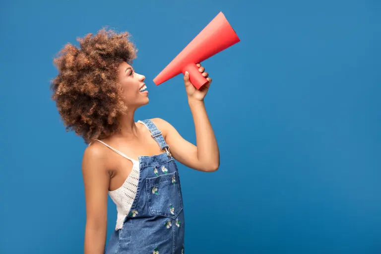 La voz de la mujer cambia con el ciclo menstrual, ¿lo sabías?