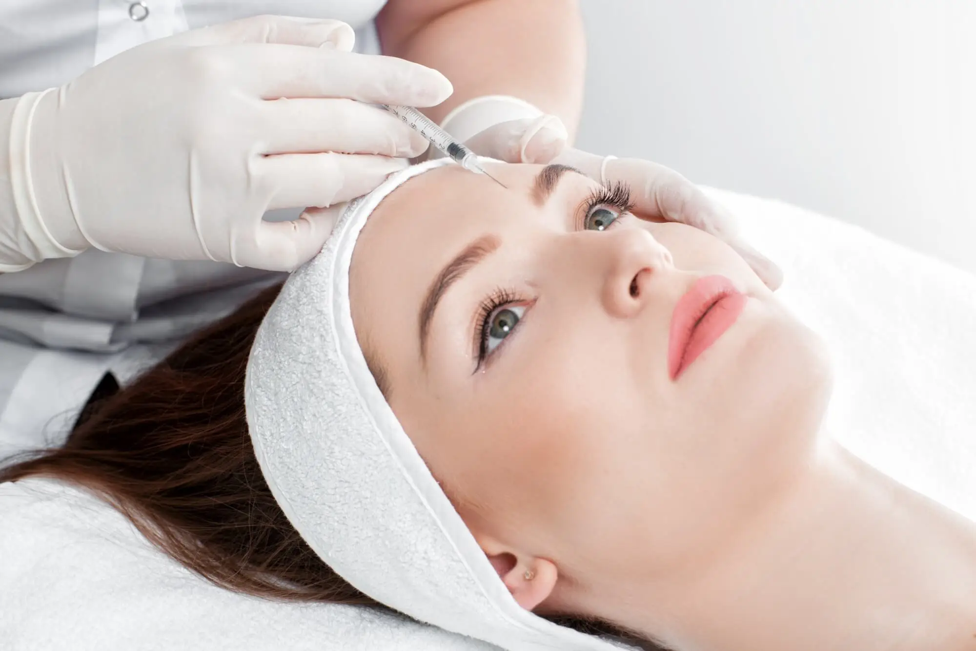«Baby bótox»: en qué consiste, beneficios y riesgos
