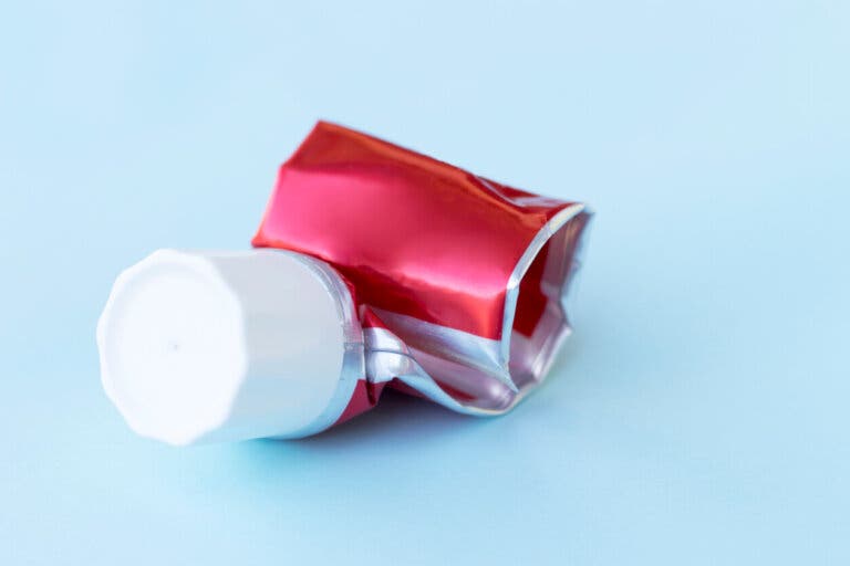 ¿Puedo usar una crema dental caducada?