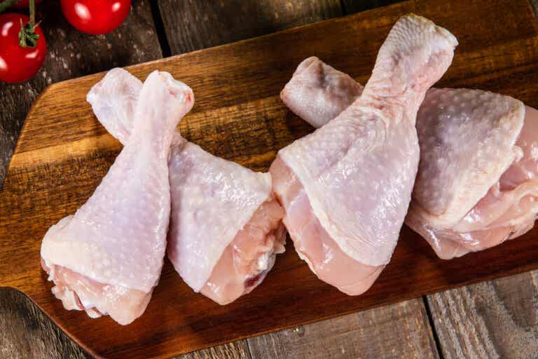¿Es bueno comer el pollo con piel? Esto es lo que debes saber