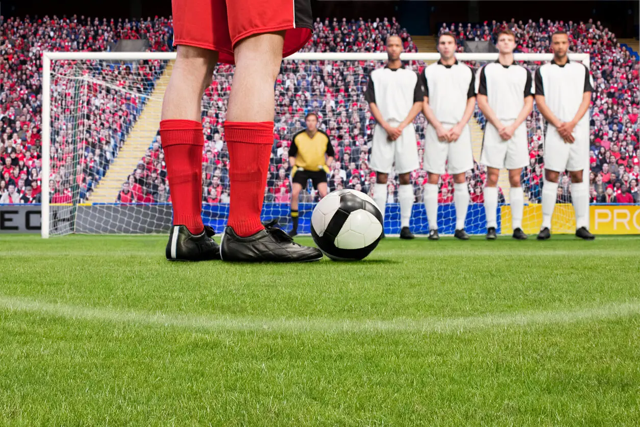 Tiro libre en el fútbol.