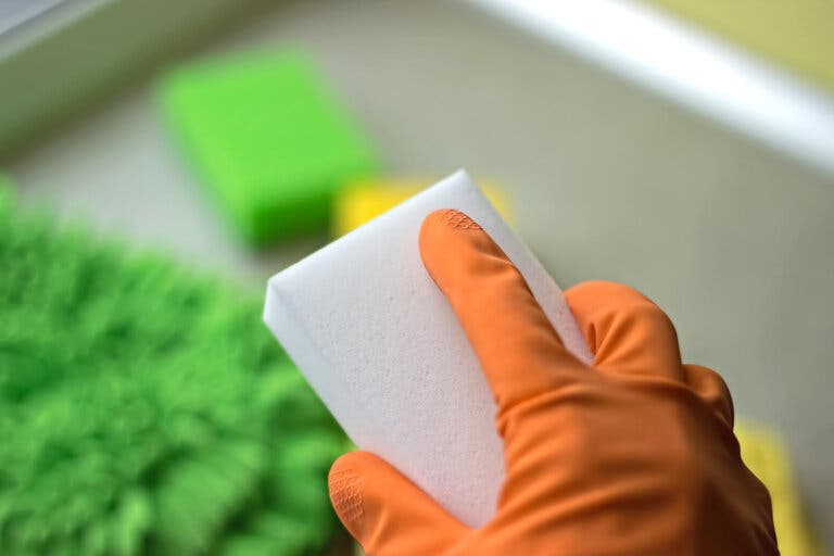 Descubre todo lo que puedes limpiar con una esponja de melamina