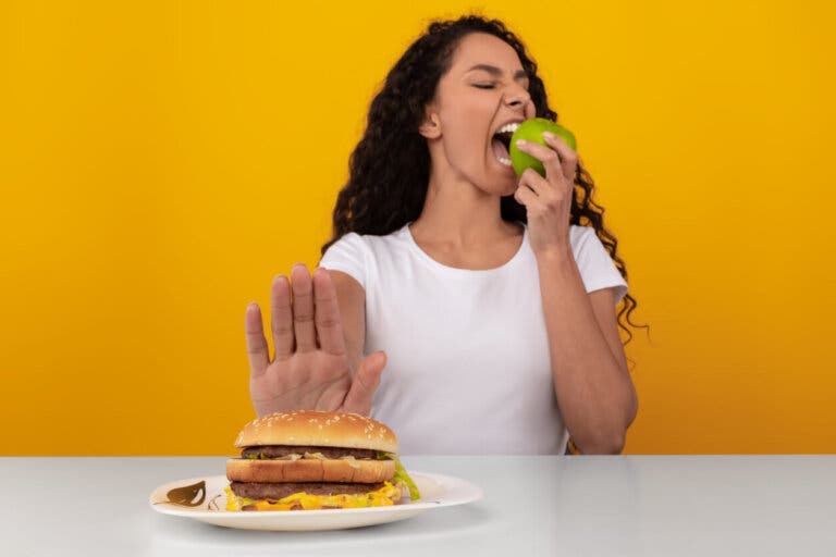 2 alimentos que debes reducir de tu dieta para bajar la inflamación y perder peso