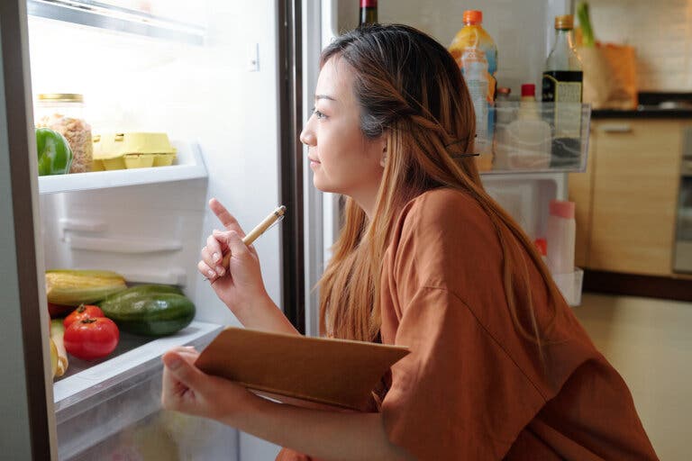 ¿Cuánto dura la comida cocinada en la nevera?
