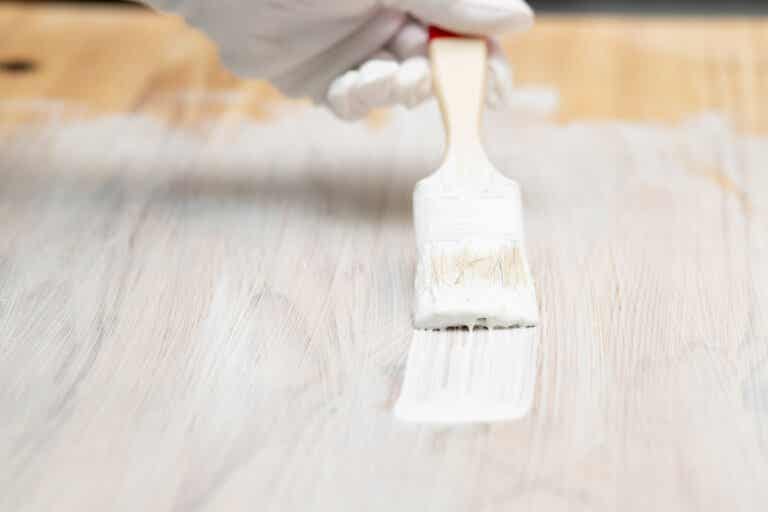 Pintura a la tiza o «chalk paint»: qué es y cuáles son sus usos en el hogar