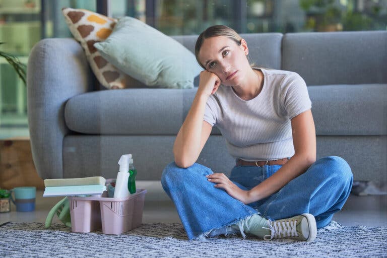 10 razones por las que la casa se ve sucia aunque limpies a diario