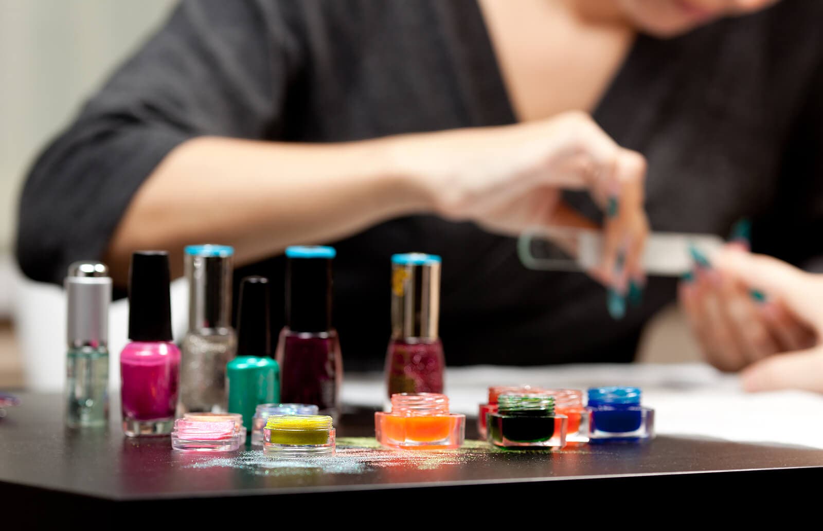 Cos'è la manicure dip powder?