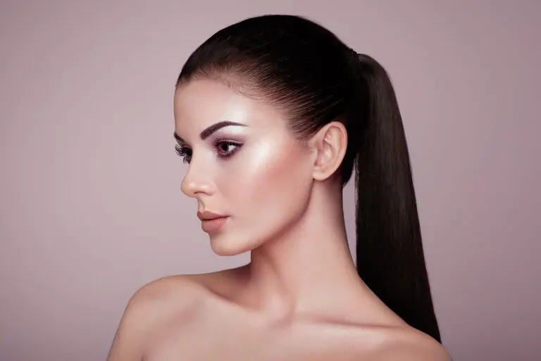 ¿En qué consiste la técnica 'strobing' de maquillaje?