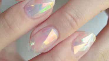 Glass nails: ¿en qué consiste y cómo se hace?