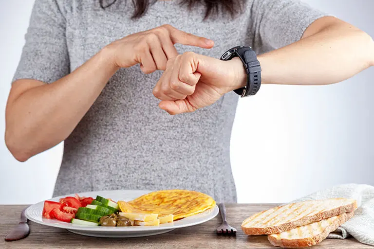 Ayuno intermitente para mujeres después de los 50 años: cómo aplicarlo de forma saludable