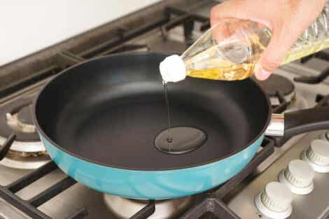 ¿Por qué no deberías reutilizar el aceite para freír? Aprende cómo reciclarlo