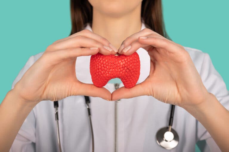 Día Mundial de la Tiroides: 6 señales de que debes visitar al endocrinólogo