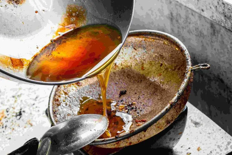 ¿Por qué no deberías reutilizar el aceite para freír? Aprende cómo reciclarlo
