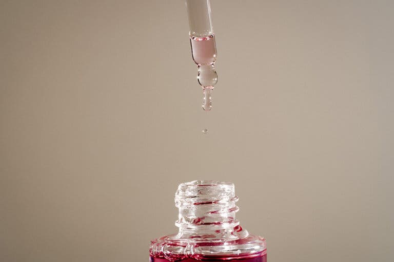 Bakuchiol: ¿el «retinol vegetal» es tan bueno como dicen?