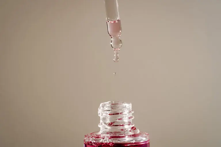 Bakuchiol: ¿el «retinol vegetal» es tan bueno como dicen?