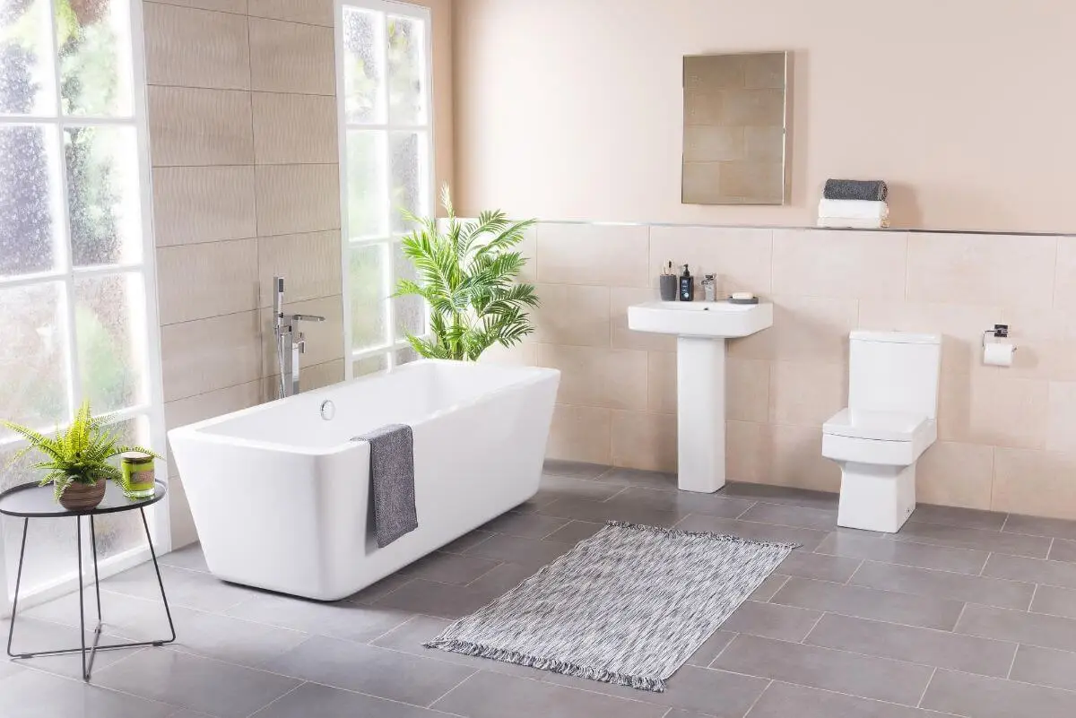 Baño líneas rectas.