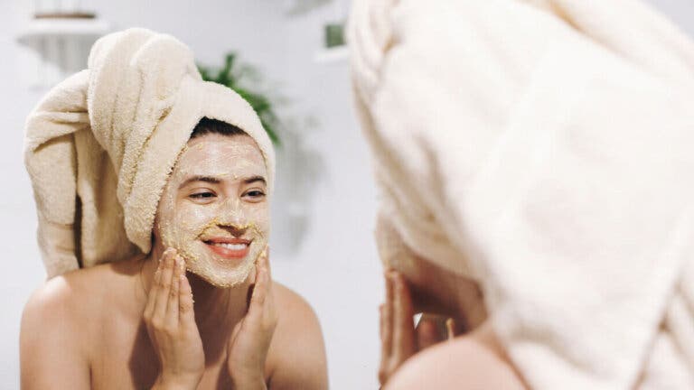 ¿Cada cuánto tiempo deberías exfoliar tu rostro según tu tipo de piel?