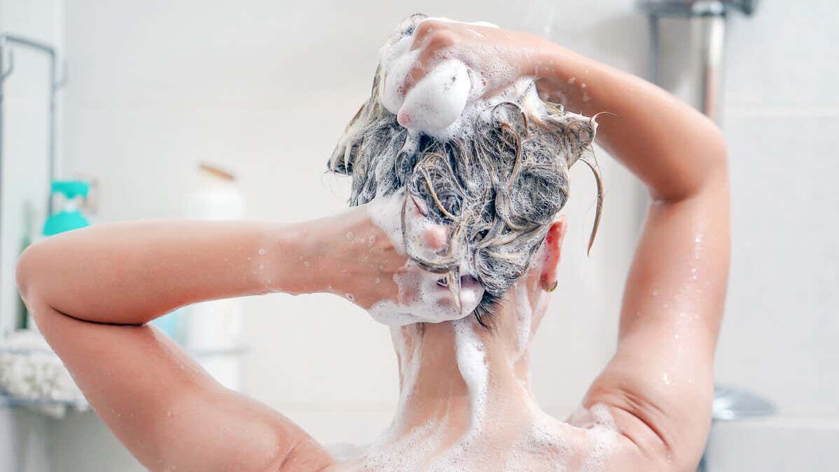 ¿Siempre es necesario lavar el cabello después de ejercitarse?